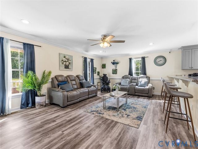 1920 Meadow Rd, Sandston, VA 23150