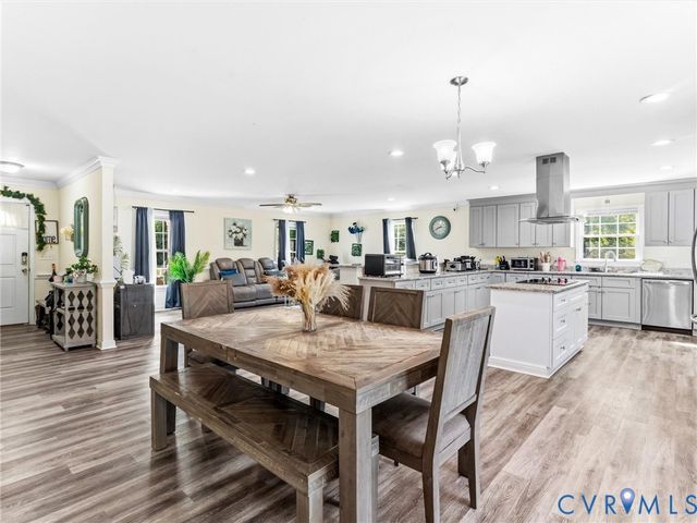 1920 Meadow Rd, Sandston, VA 23150