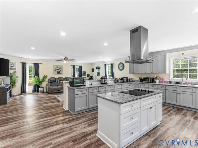 1920 Meadow Rd, Sandston, VA 23150