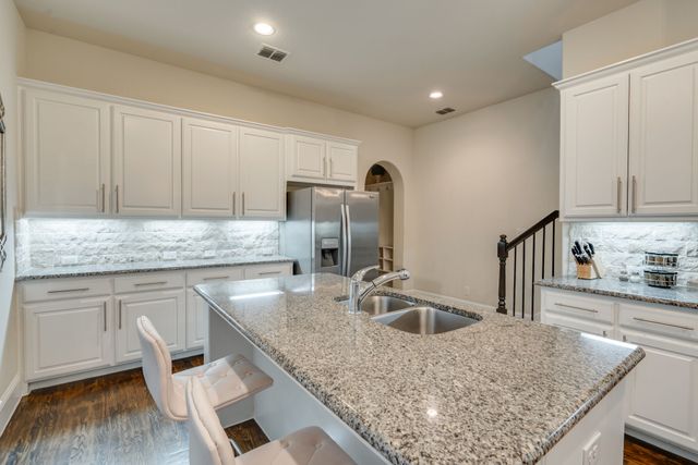 625 Surrey, Flower Mound, TX 75022