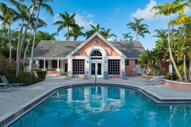 1000 Crystal Way L, Delray Beach, FL 33444