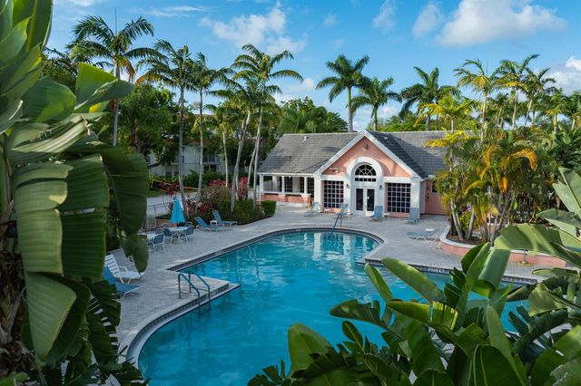 1000 Crystal Way L, Delray Beach, FL 33444