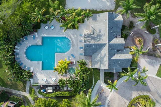 1000 Crystal Way L, Delray Beach, FL 33444