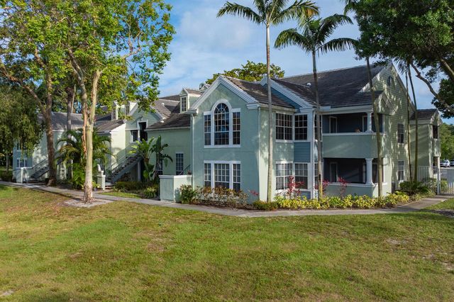 1000 Crystal Way L, Delray Beach, FL 33444