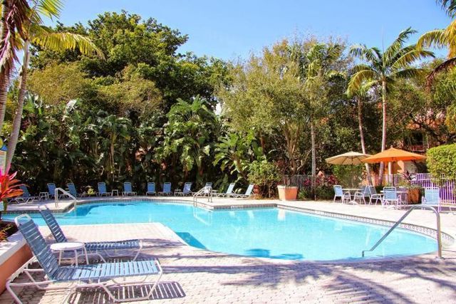 1000 Crystal Way L, Delray Beach, FL 33444
