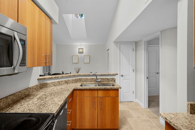 1000 Crystal Way L, Delray Beach, FL 33444