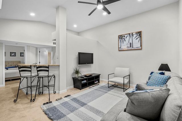 1000 Crystal Way L, Delray Beach, FL 33444