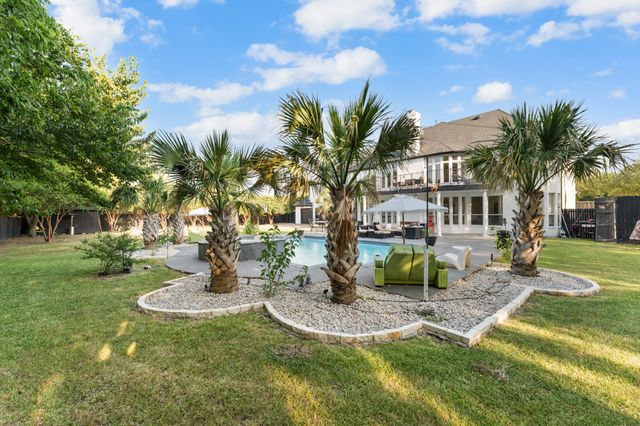 307 Meadow Drive, Sunnyvale, TX 75182