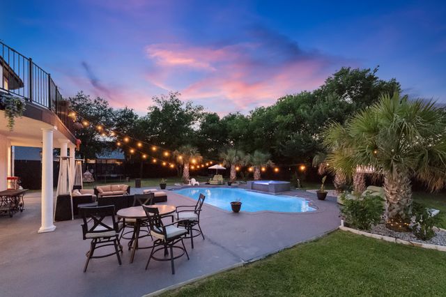 307 Meadow Drive, Sunnyvale, TX 75182