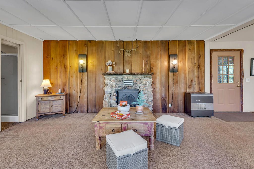 Image 10 of property listing at 52751 Fernland Drive, Idyllwild, CA 92549