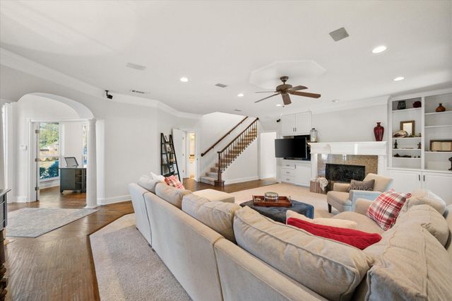 915 Hilton Drive, Mansfield, TX 76063