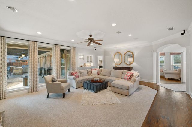 915 Hilton Drive, Mansfield, TX 76063