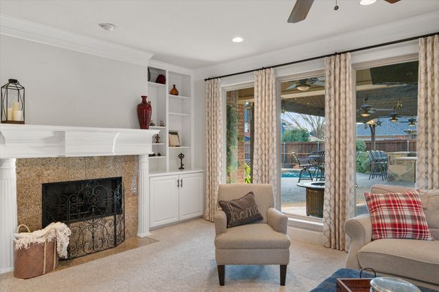915 Hilton Drive, Mansfield, TX 76063