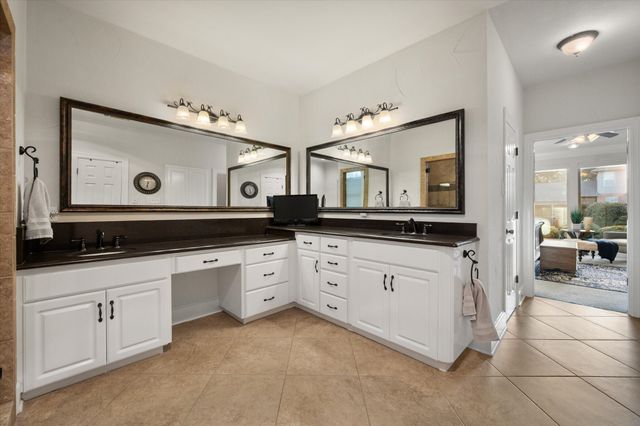 915 Hilton Drive, Mansfield, TX 76063