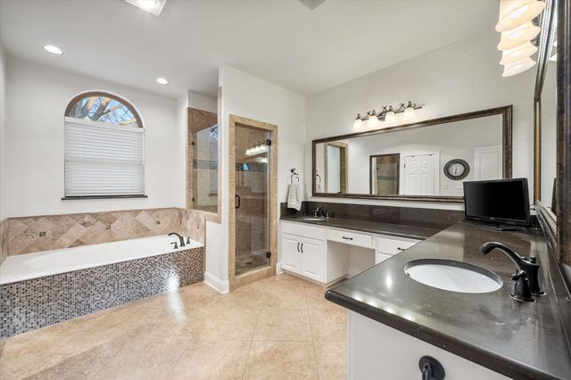 915 Hilton Drive, Mansfield, TX 76063