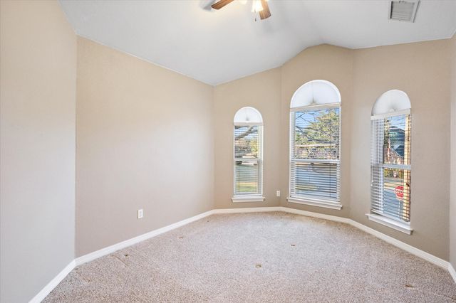 915 Hilton Drive, Mansfield, TX 76063