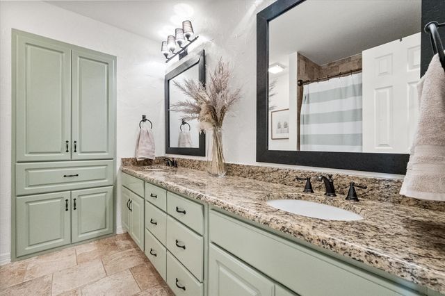 915 Hilton Drive, Mansfield, TX 76063
