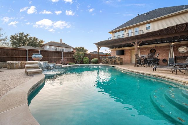915 Hilton Drive, Mansfield, TX 76063