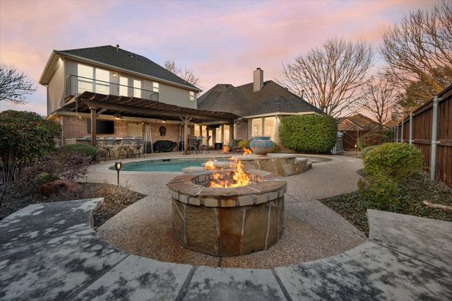 915 Hilton Drive, Mansfield, TX 76063