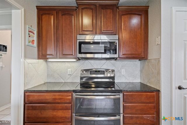 8600 Five Wells Road, Rogers, TX 76569