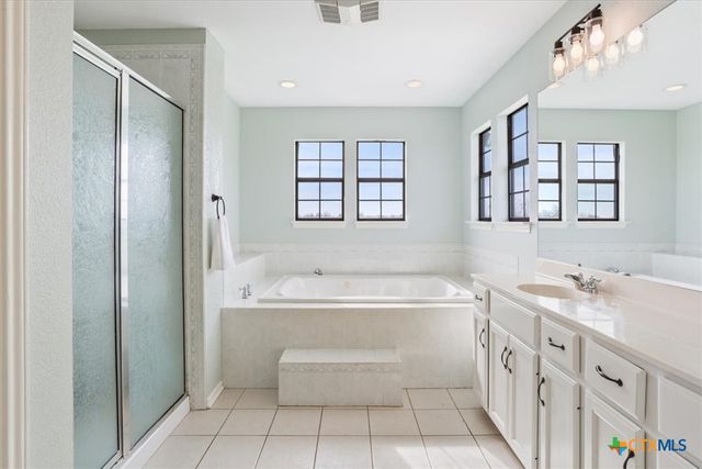 8600 Five Wells Road, Rogers, TX 76569