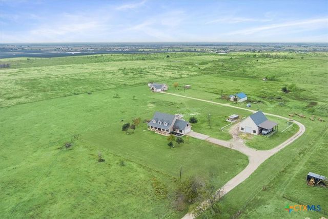 8600 Five Wells Road, Rogers, TX 76569