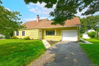 88 Matsunaye Drive, Medford, NY 11763