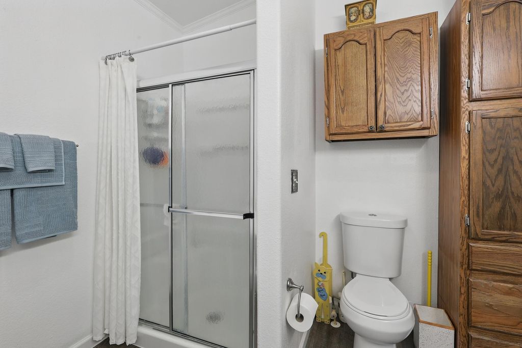 Image 16 of property listing at 8930 Thor Road SW, Albuquerque, NM 87121