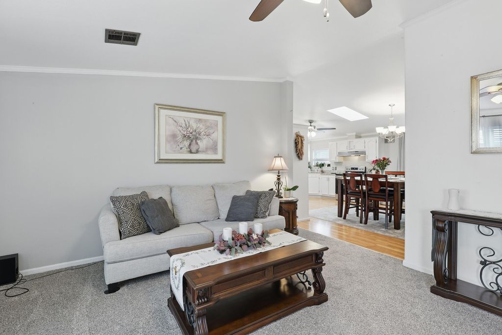 Image 18 of property listing at 8930 Thor Road SW, Albuquerque, NM 87121