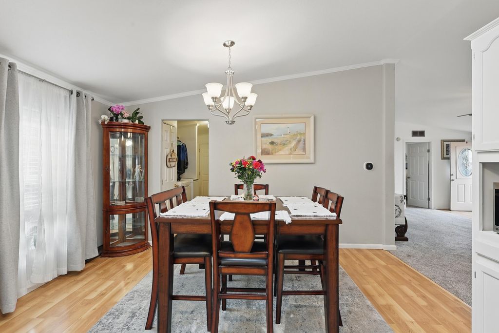 Image 21 of property listing at 8930 Thor Road SW, Albuquerque, NM 87121