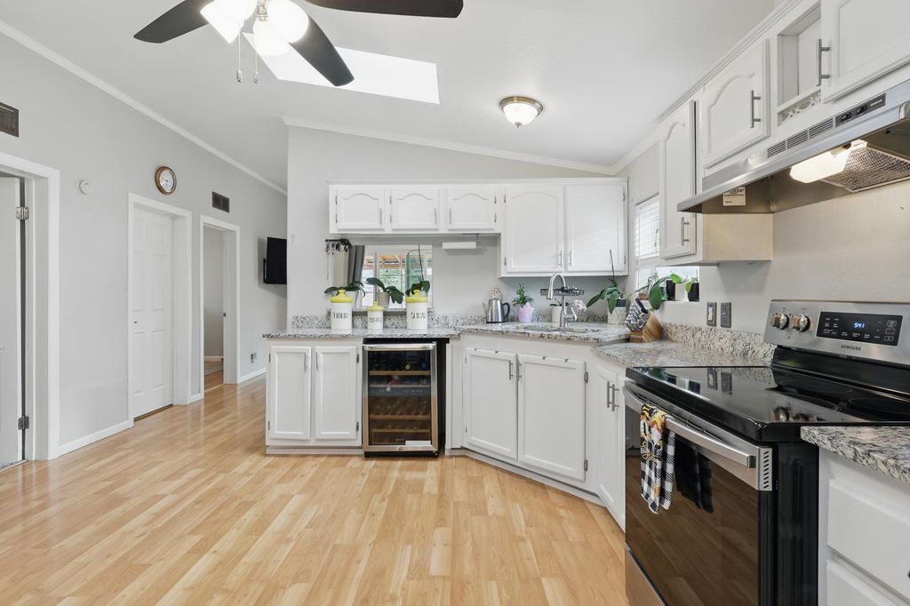 Image 26 of property listing at 8930 Thor Road SW, Albuquerque, NM 87121