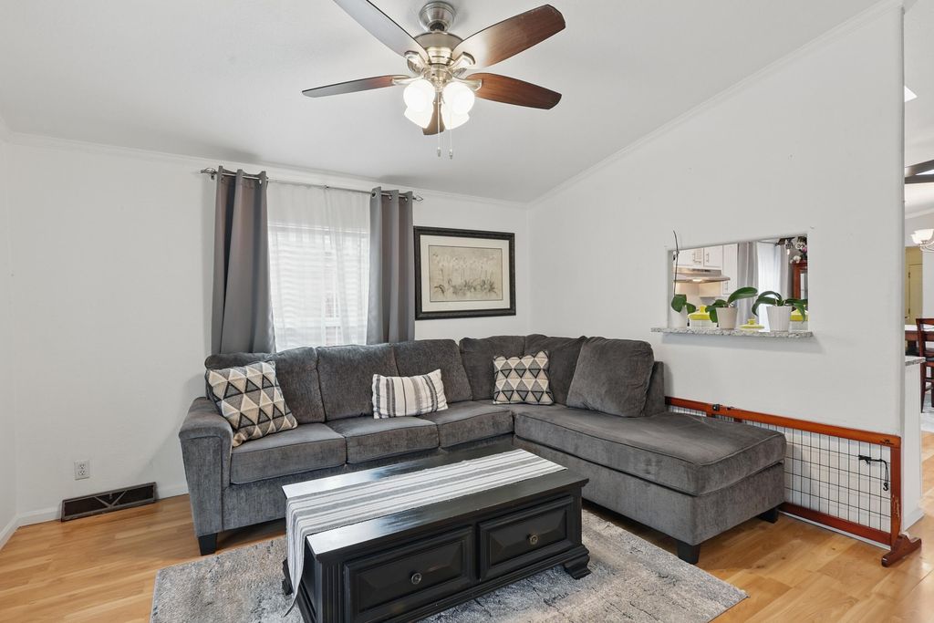 Image 28 of property listing at 8930 Thor Road SW, Albuquerque, NM 87121