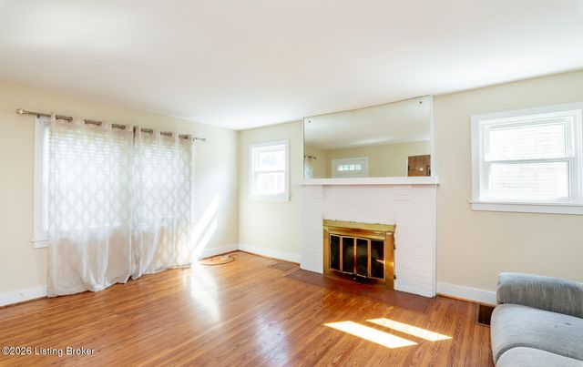 1244 Bourbon Ave, Louisville, KY 40213