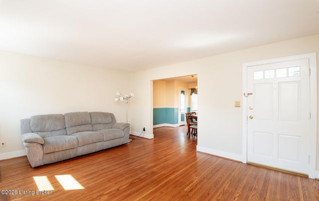 1244 Bourbon Ave, Louisville, KY 40213