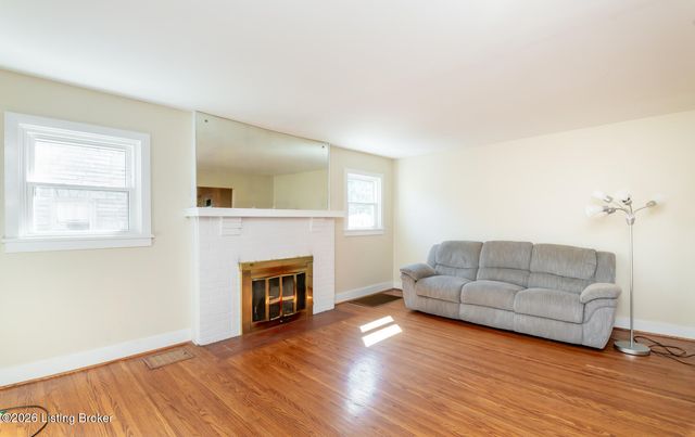 1244 Bourbon Ave, Louisville, KY 40213
