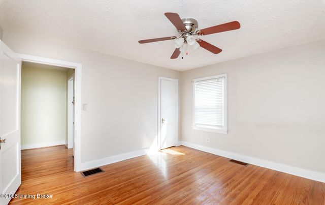 1244 Bourbon Ave, Louisville, KY 40213