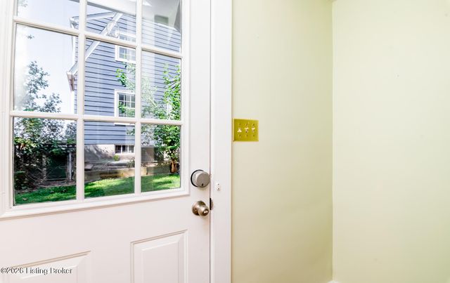 1244 Bourbon Ave, Louisville, KY 40213