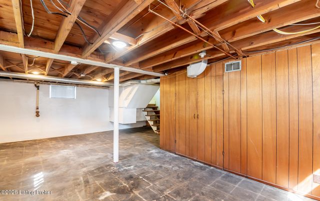 1244 Bourbon Ave, Louisville, KY 40213