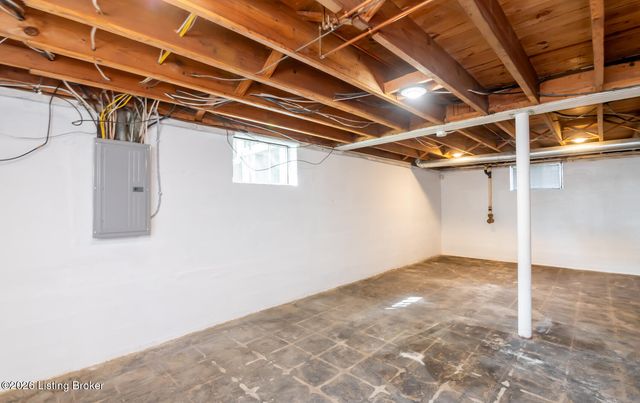 1244 Bourbon Ave, Louisville, KY 40213