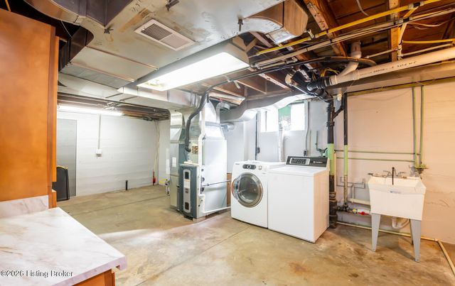 1244 Bourbon Ave, Louisville, KY 40213