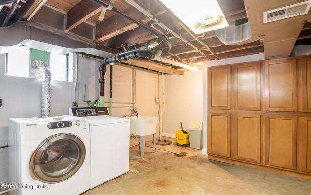 1244 Bourbon Ave, Louisville, KY 40213