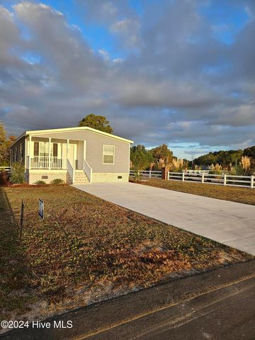 864 Yaupon Drive SW, Calabash, NC 28467