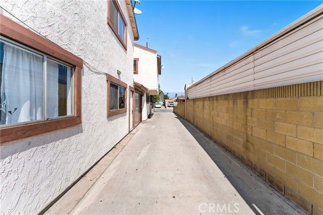 2526 Flower Street, Huntington Park, CA 90255