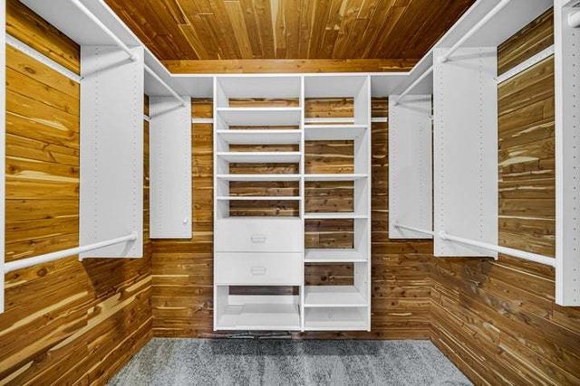 212 Timrick Drive, Munster, IN 46321