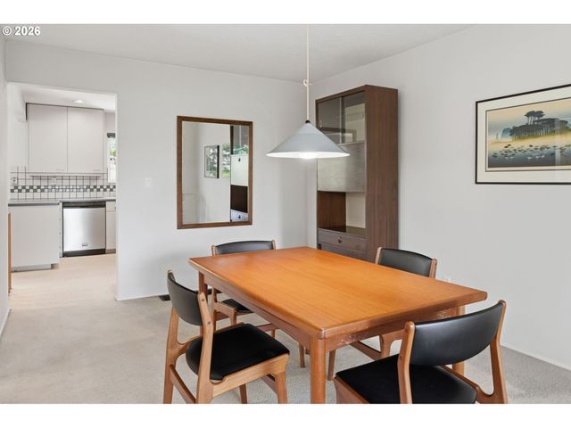 10185 Se WALNUT Dr, Happy Valley, OR 97086