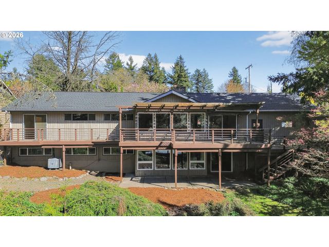 10185 Se WALNUT Dr, Happy Valley, OR 97086