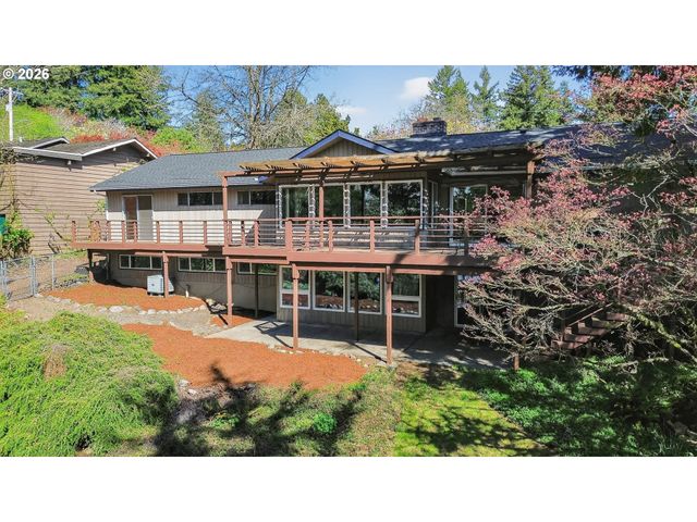 10185 Se WALNUT Dr, Happy Valley, OR 97086