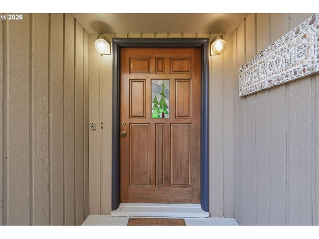 10185 Se WALNUT Dr, Happy Valley, OR 97086