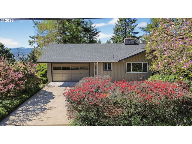 10185 Se WALNUT Dr, Happy Valley, OR 97086