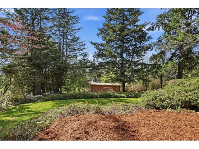 10185 Se WALNUT Dr, Happy Valley, OR 97086